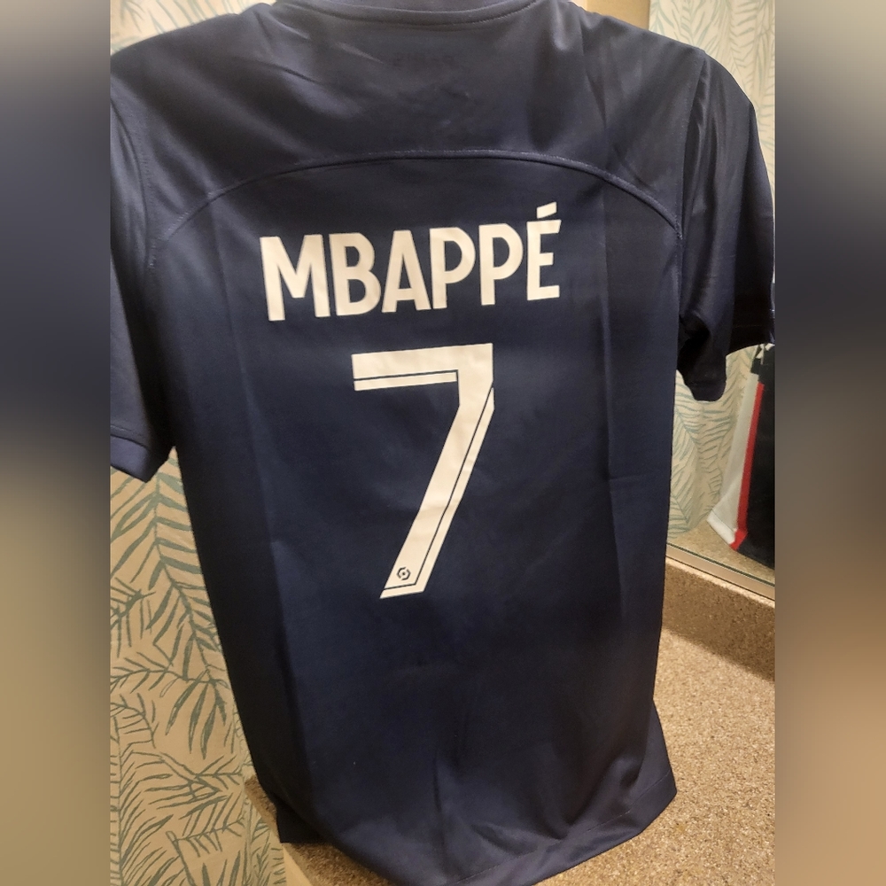 Mbappe PSG jersey